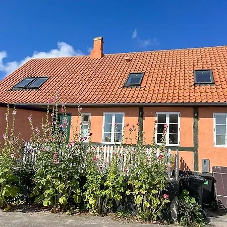 Дом отдыха Historic House At Aarsdale Harbor On Bornholm Сванеке
